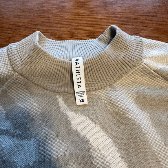 Athleta Gray and White Crew Neck Sweater - Picture 3 of 5